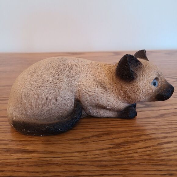 Sandicast Sitting Siamese Kitty Cat Sculpture Figurine Hand Painted USA 1982 - Picture 3 of 10